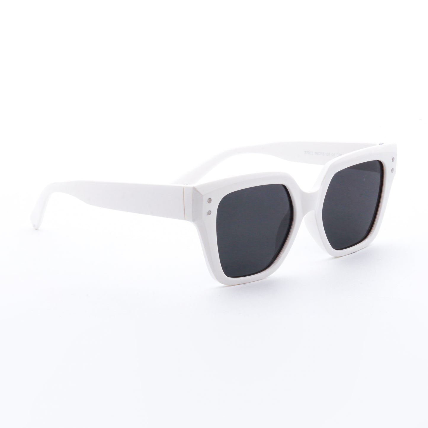 MM5065-C60 WHITE