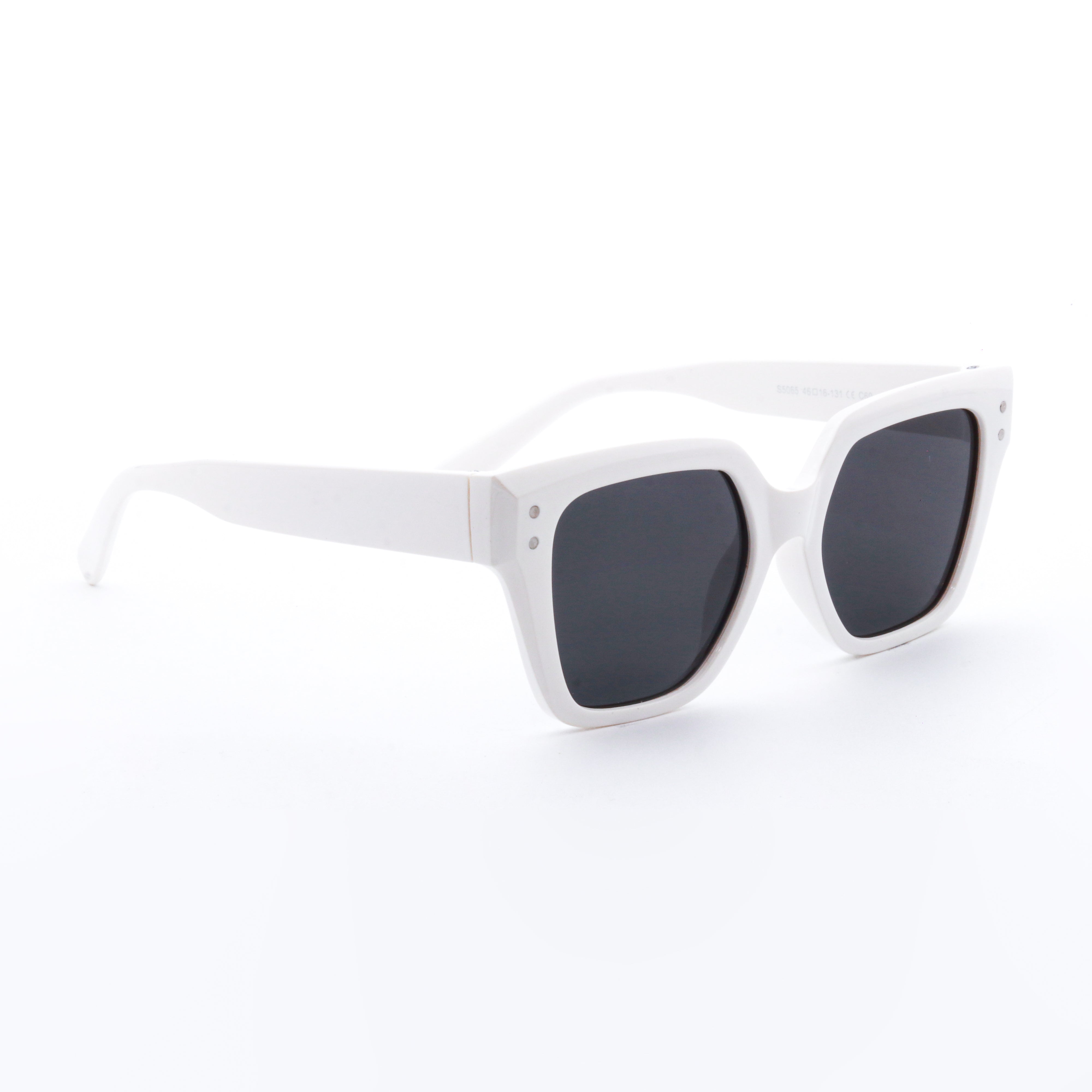 MM5065-C60 WHITE