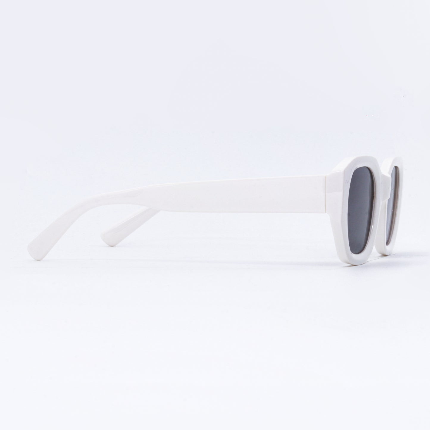 MM5064-C60 WHITE